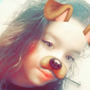 Meet your Posher, Holly